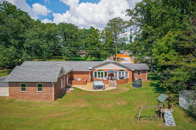 760 Lakeland Dr, Mcminnville, TN 37110