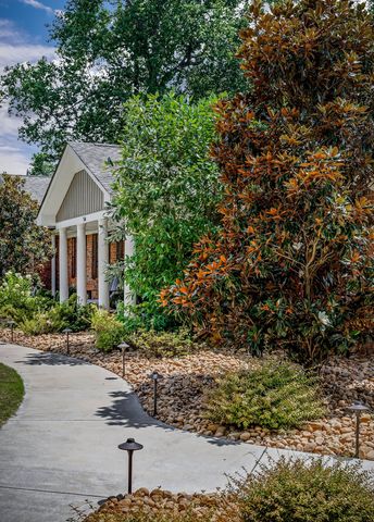 760 Lakeland Dr, Mcminnville, TN 37110