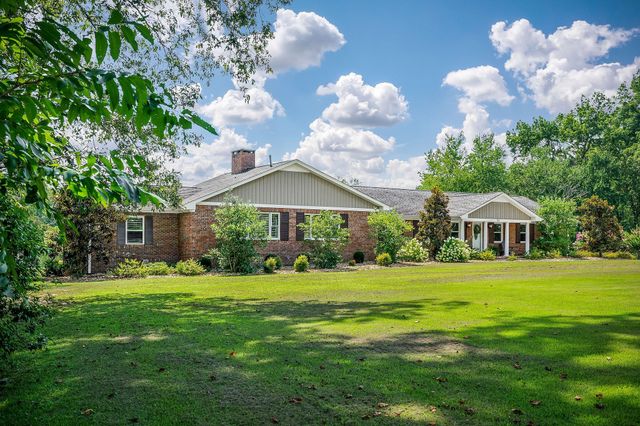 760 Lakeland Dr, Mcminnville, TN 37110