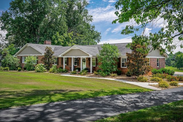 760 Lakeland Dr, Mcminnville, TN 37110