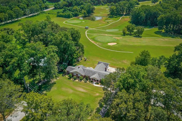 760 Lakeland Dr, Mcminnville, TN 37110