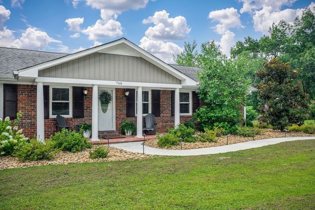 760 Lakeland Dr, Mcminnville, TN 37110