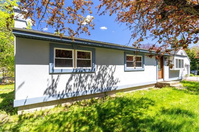 17 Fairview, Ashburnham, MA 01430