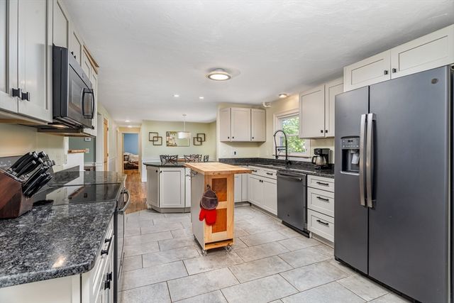 17 Fairview, Ashburnham, MA 01430