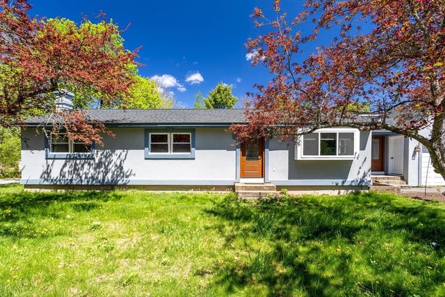 17 Fairview, Ashburnham, MA 01430