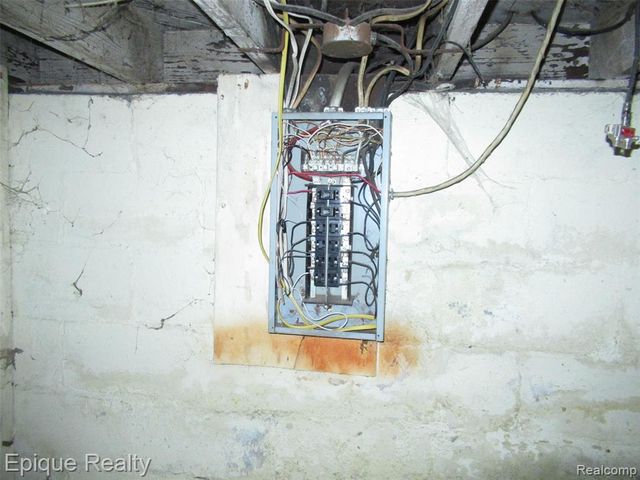 1711 Oak Street, Port Huron, MI 48060