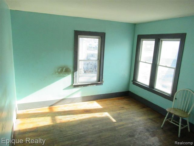 1711 Oak Street, Port Huron, MI 48060