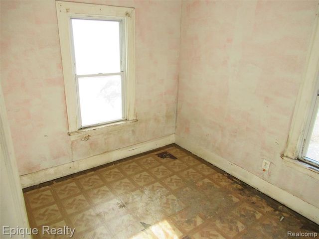 1711 Oak Street, Port Huron, MI 48060