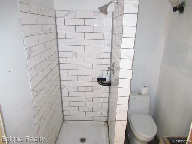 1711 Oak Street, Port Huron, MI 48060