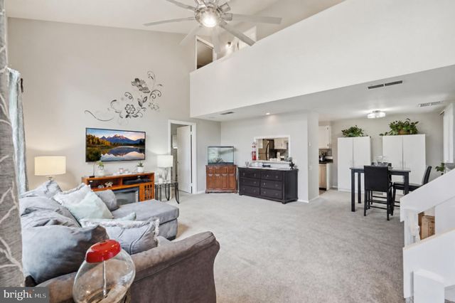 1505 KENSINGTON DR, Hagerstown, MD 21742