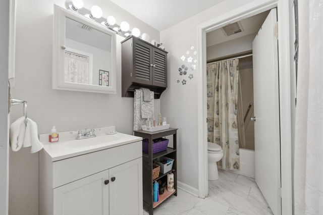 1505 KENSINGTON DR, Hagerstown, MD 21742