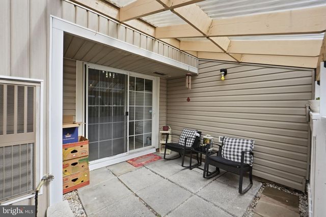 1505 KENSINGTON DR, Hagerstown, MD 21742