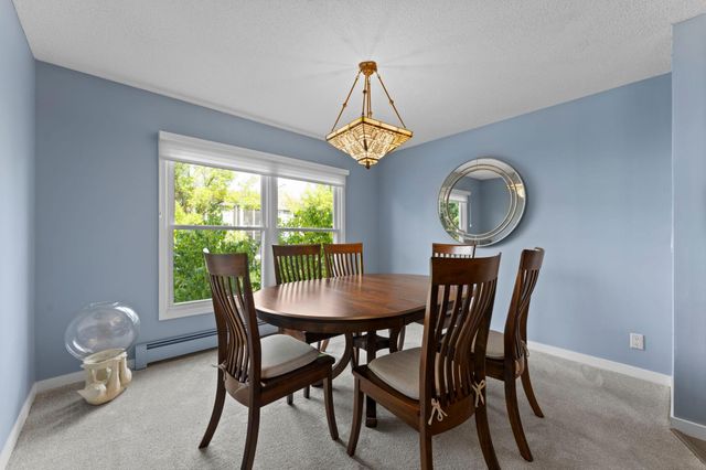 3030 Saint Albans Mill Road 215, Minnetonka, MN 55305