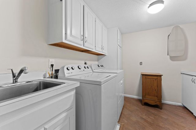 3030 Saint Albans Mill Road 215, Minnetonka, MN 55305