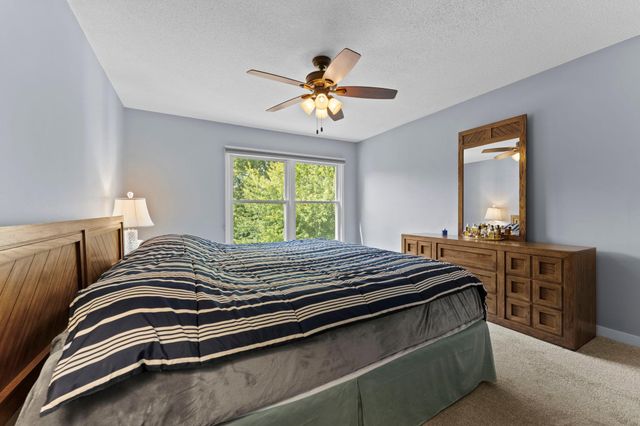 3030 Saint Albans Mill Road 215, Minnetonka, MN 55305