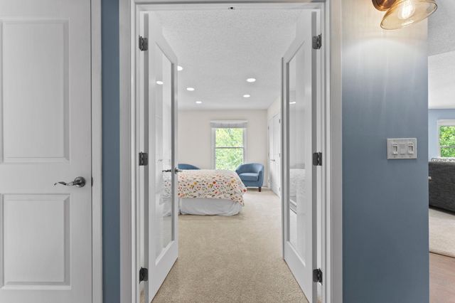 3030 Saint Albans Mill Road 215, Minnetonka, MN 55305