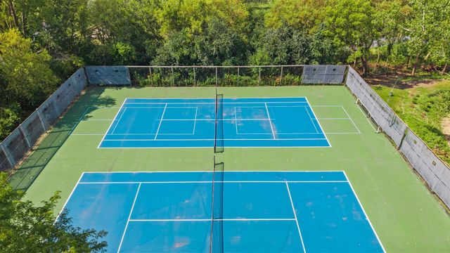 3030 Saint Albans Mill Road 215, Minnetonka, MN 55305