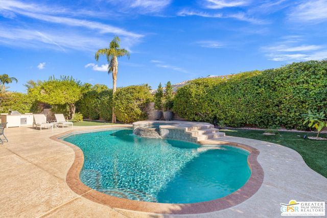 4 Hillcrest Drive, Palm Desert, CA 92260