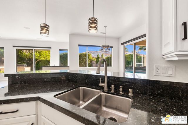 4 Hillcrest Drive, Palm Desert, CA 92260