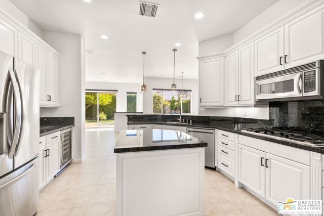 4 Hillcrest Drive, Palm Desert, CA 92260