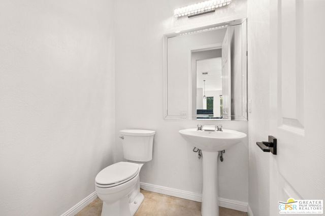 4 Hillcrest Drive, Palm Desert, CA 92260