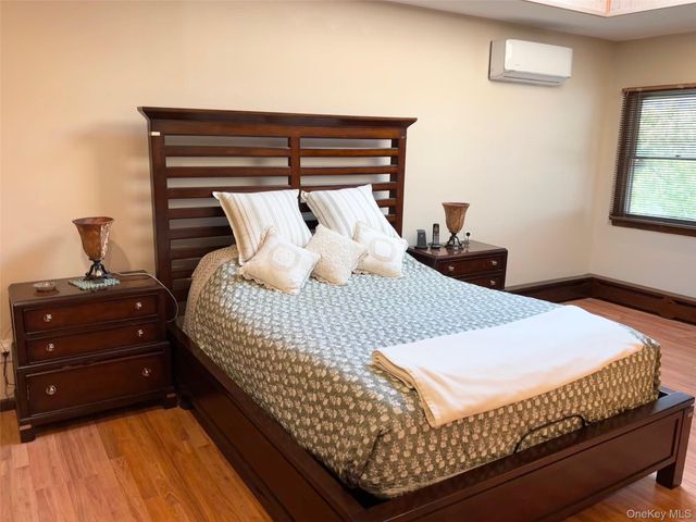 212 Matthews Road, Oakdale, NY 11769