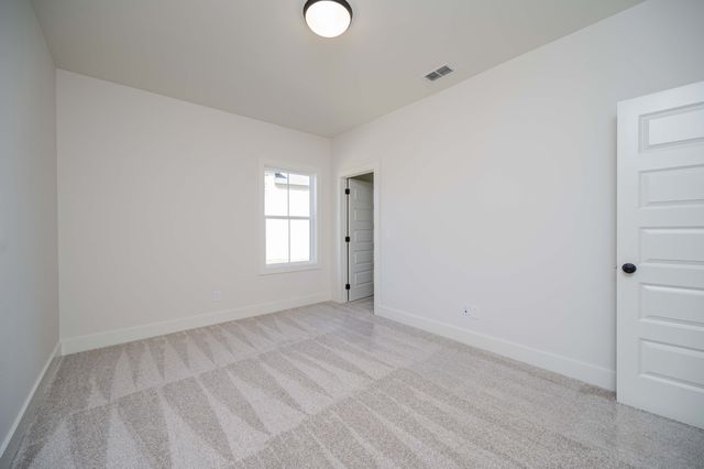 525 McGrath Dr, Smyrna, TN 37167