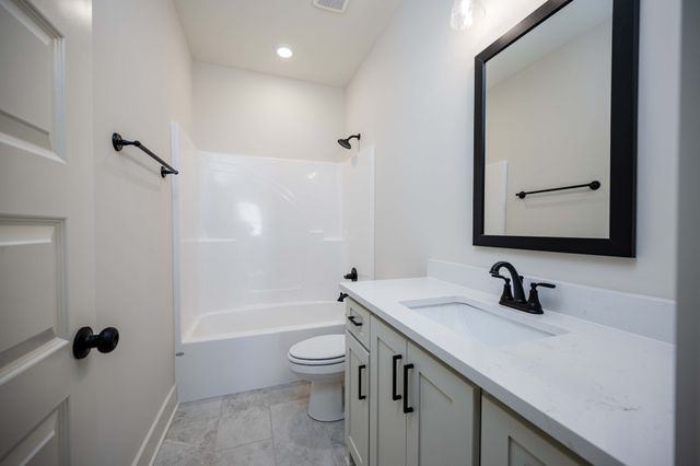 525 McGrath Dr, Smyrna, TN 37167