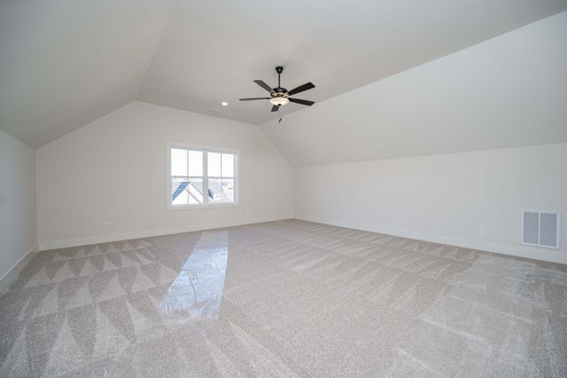 525 McGrath Dr, Smyrna, TN 37167