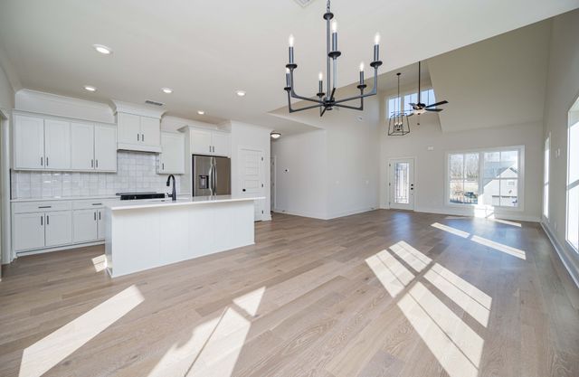 525 McGrath Dr, Smyrna, TN 37167