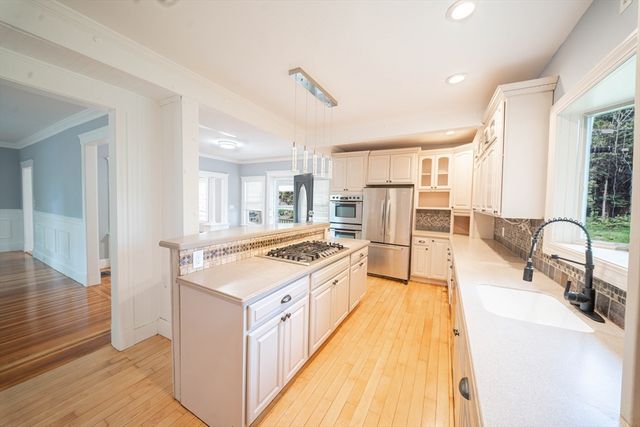 34 Dewey Ave, Braintree, MA 02184