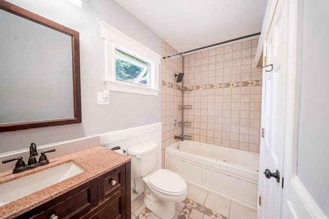 34 Dewey Ave, Braintree, MA 02184