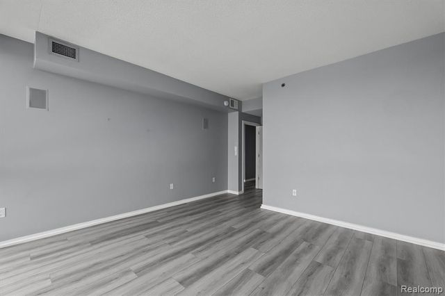 432 S Washington Avenue 703, Royal Oak, MI 48067
