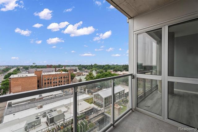 432 S Washington Avenue 703, Royal Oak, MI 48067
