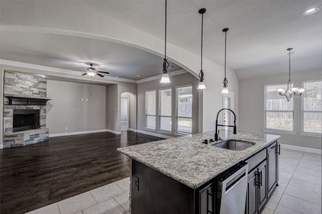 902 Star Grass Drive, Mansfield, TX 76063