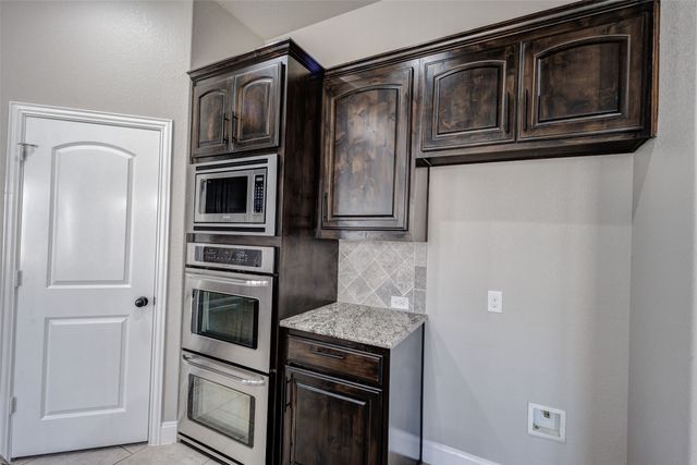 902 Star Grass Drive, Mansfield, TX 76063