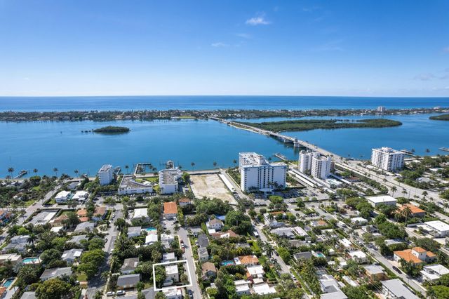 217 Lytton Court, West Palm Beach, FL 33405