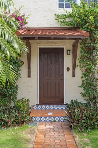 217 Lytton Court, West Palm Beach, FL 33405
