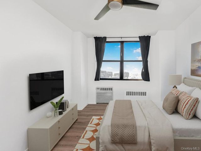920 Metcalf Avenue 14J, Bronx, NY 10473