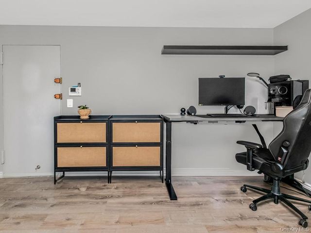 920 Metcalf Avenue 14J, Bronx, NY 10473