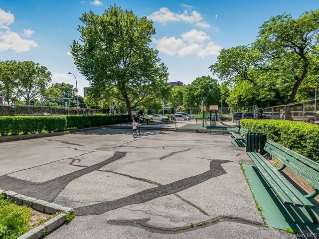 920 Metcalf Avenue 14J, Bronx, NY 10473