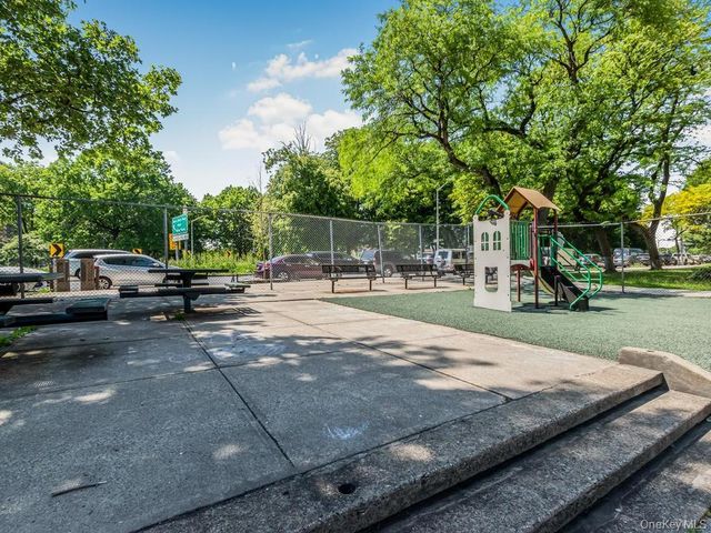 920 Metcalf Avenue 14J, Bronx, NY 10473