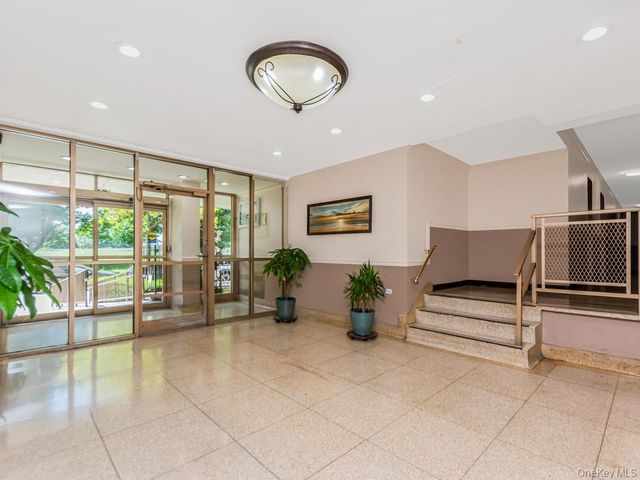 920 Metcalf Avenue 14J, Bronx, NY 10473