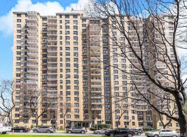 920 Metcalf Avenue 14J, Bronx, NY 10473