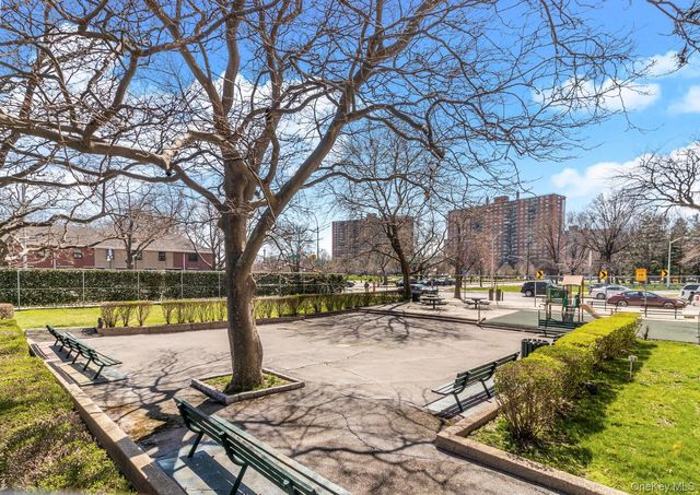 920 Metcalf Avenue 14J, Bronx, NY 10473
