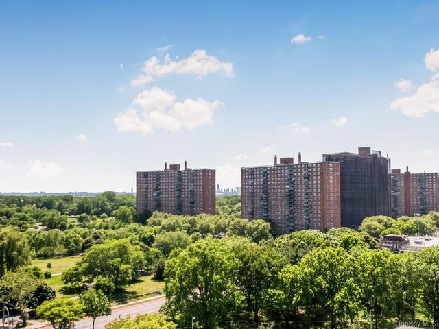 920 Metcalf Avenue 14J, Bronx, NY 10473
