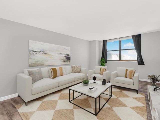 920 Metcalf Avenue 14J, Bronx, NY 10473