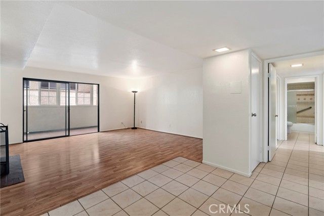 7625 Reseda Boulevard 104, Reseda (los Angeles), CA 91335