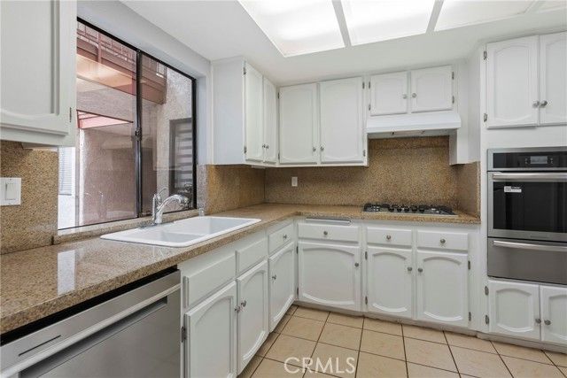 7625 Reseda Boulevard 104, Reseda (los Angeles), CA 91335