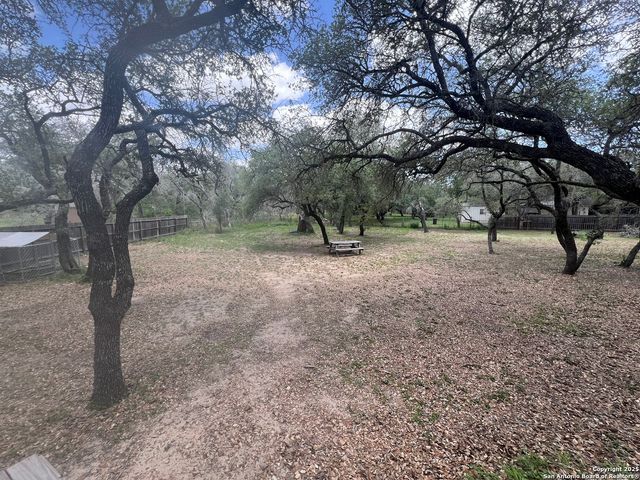 229 Legacy Trail Dr, La Vernia, TX 78121